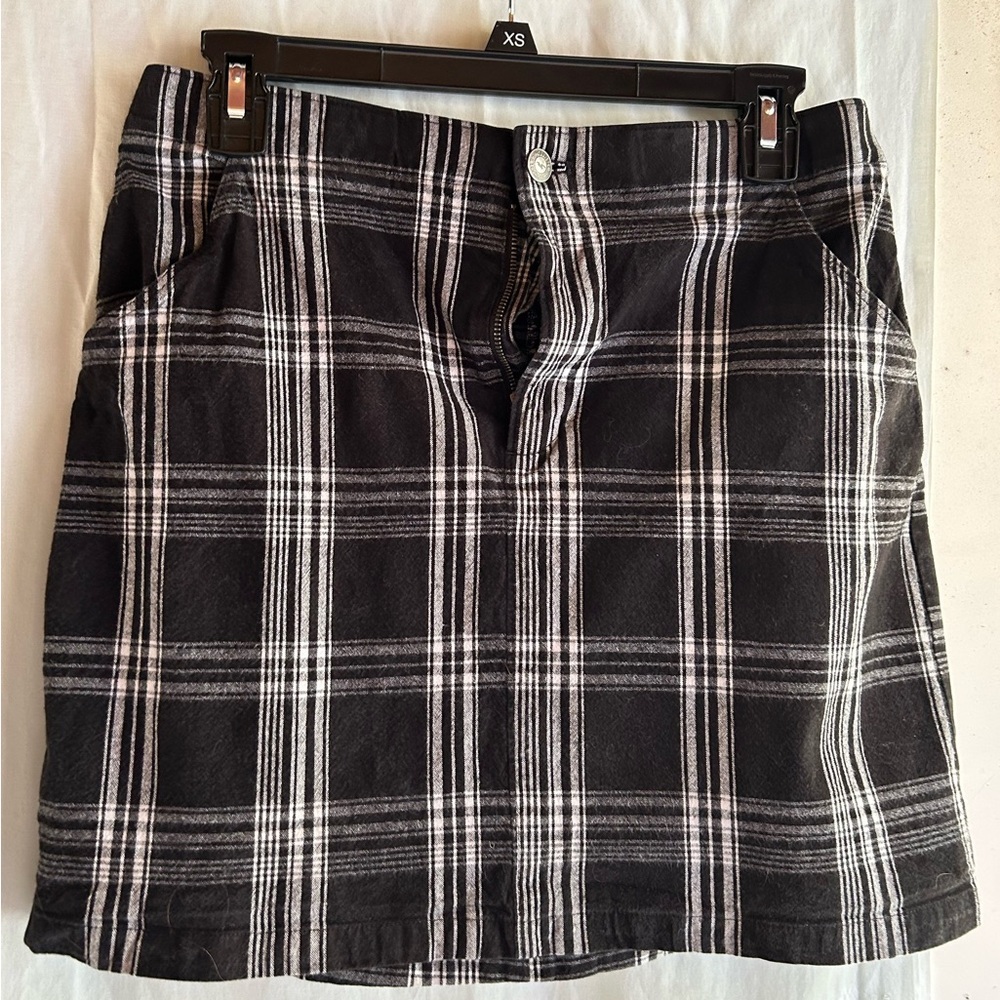 Hollister Black and White Mini Pencil Skirt